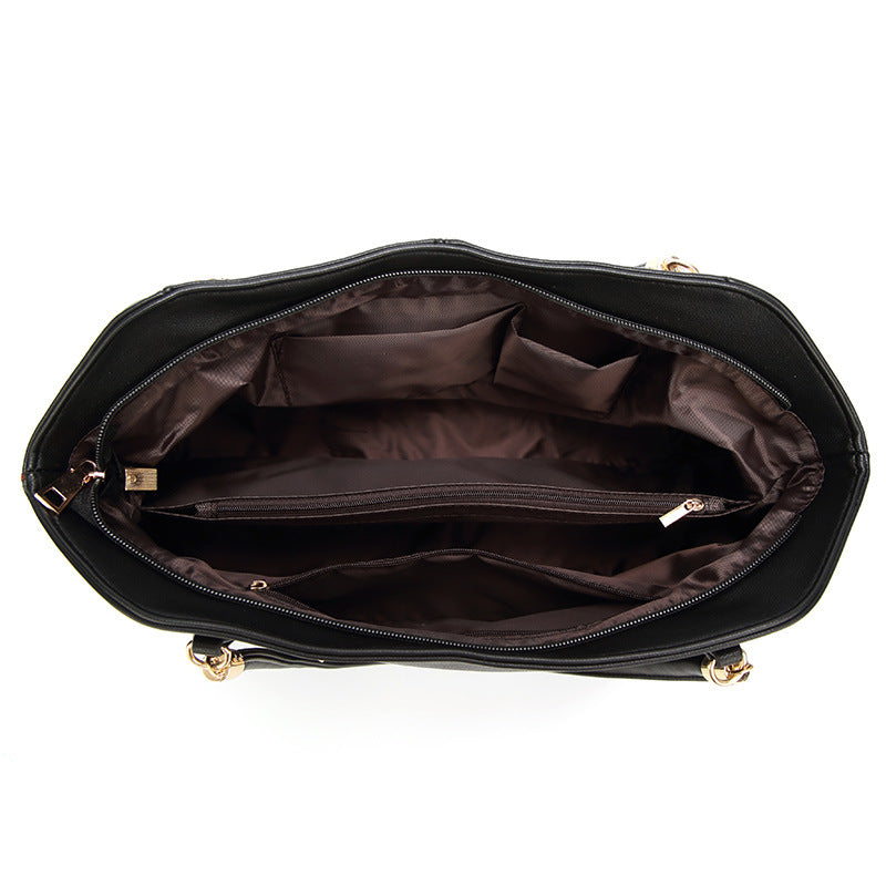 2025 popular Fashion Women's Bag Casual Women's Handbag Simple Soft Leather PU Women's Bag Golden Fox Pendant Tote Bag