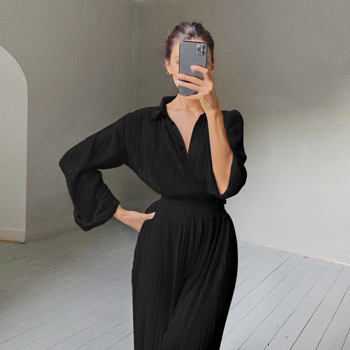 2025 popular autumn and winter new long-sleeved lapel pleated shirt women's wide-leg mopping floor drape pleated trousers set solid color