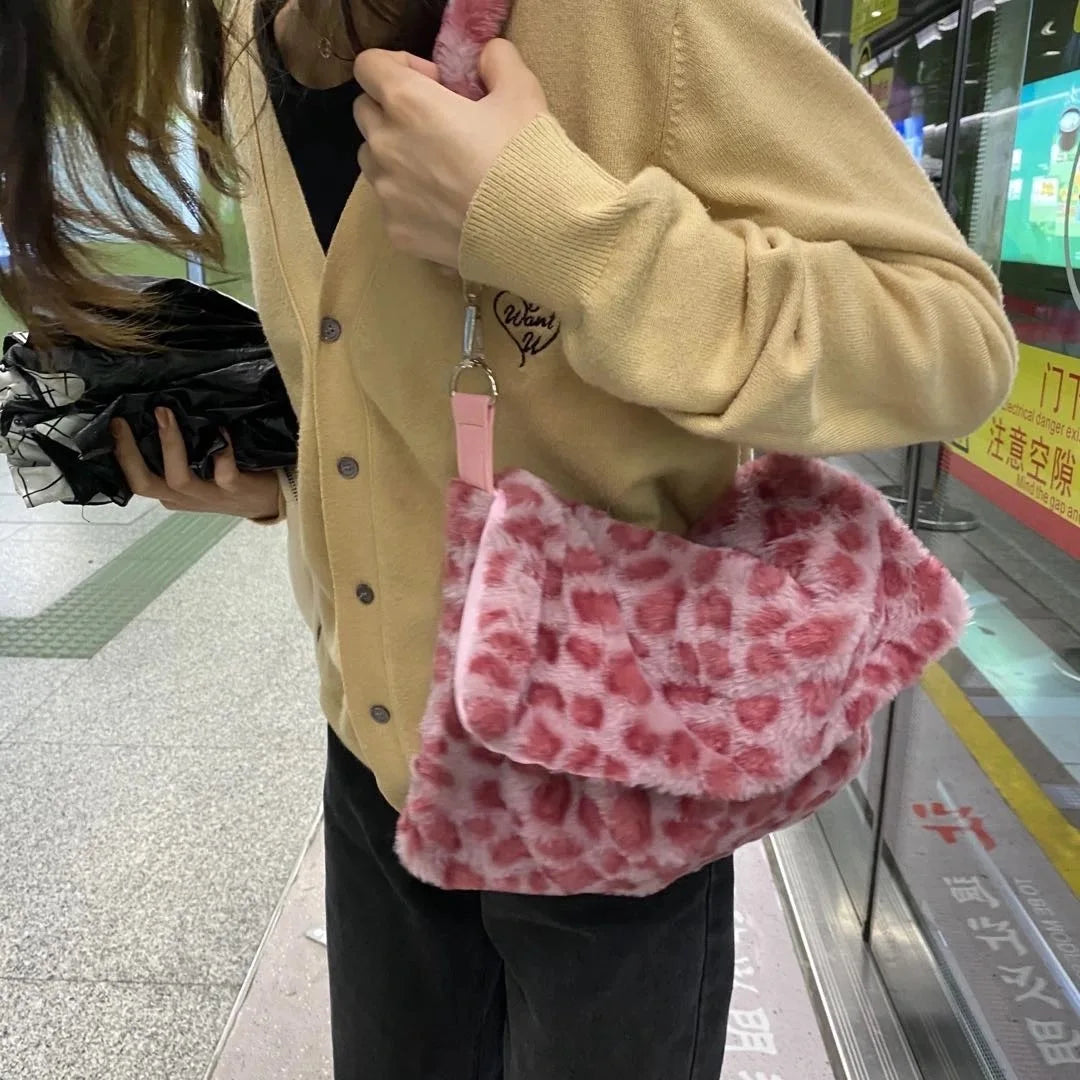 qgtao Lovely Pink Leopard Print Girls Furry Handbags Small Tote Soft Plush Women Large Shoulder Bag Fashion Ladies Crossbody Bags