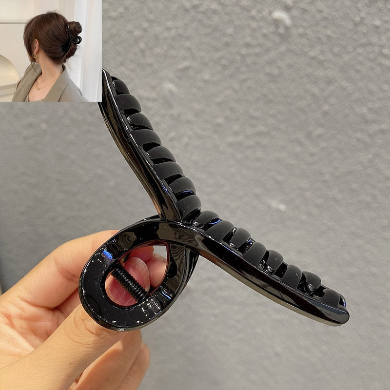 Simple Metal Hollow Out Geometric Hair Claw Ladies Elegant Hair Accessories Cross Crab Bath Clip For Women Fashion Girl Headwear