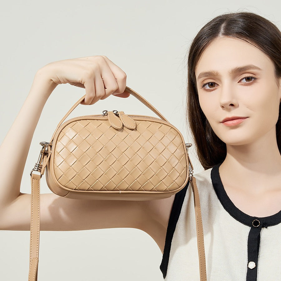 2025 Fashion woven versatile women's bag leather double zipper shoulder bag summer new portable casual bag