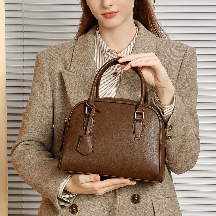2025 The first layer of cowhide versatile women's bag popular new Boston pillow bag shoulder messenger bag