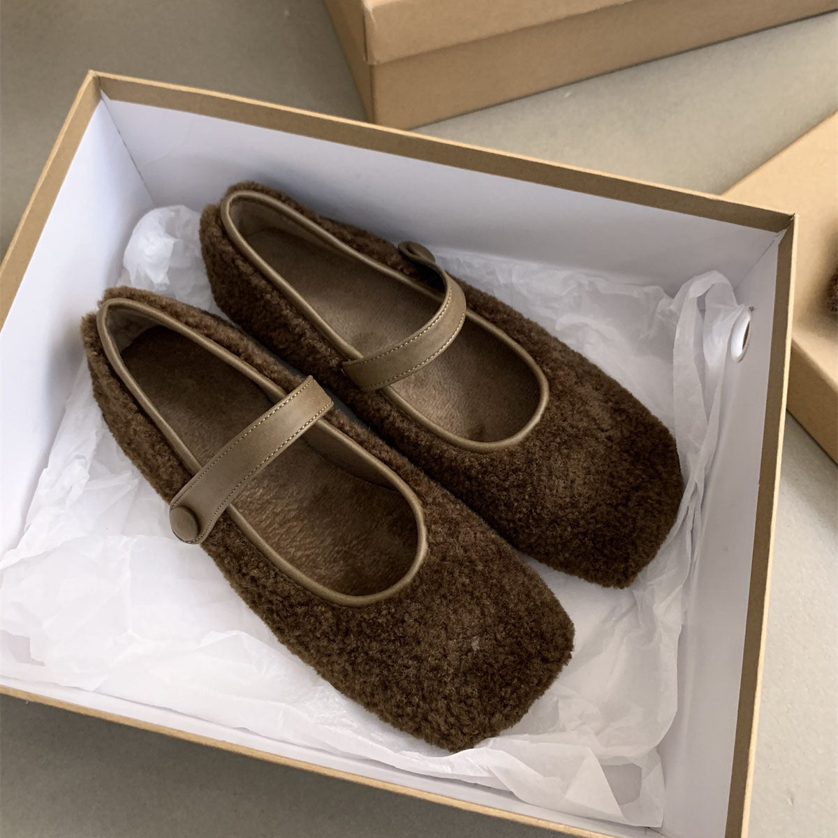 2025 retro square head velvet Mary Jane shoes for women popular new Korean version fairy style flat bottom fluffy shoes for women outside