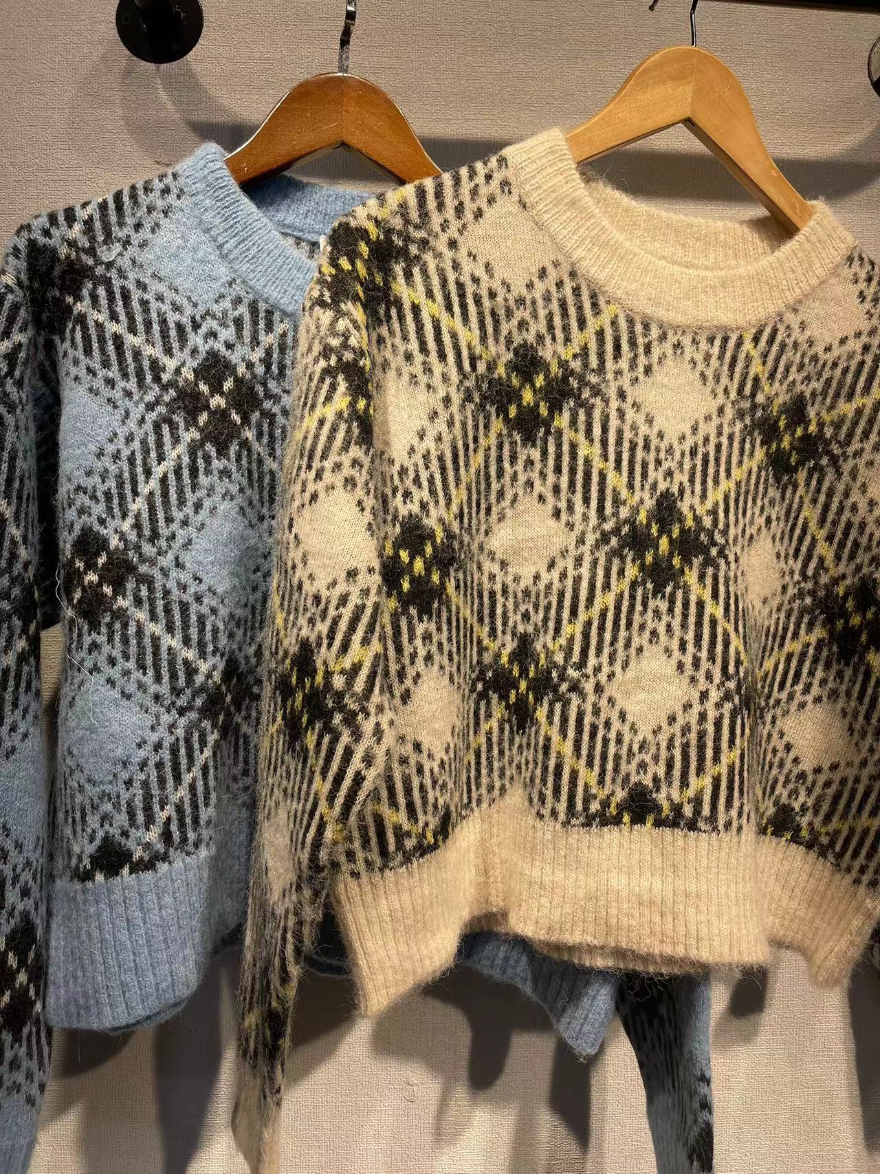 2025 GA Nordic women's clothing manufacturer autumn and winter women's sweater plaid profile round neck wool blended knitted pullover sweater women