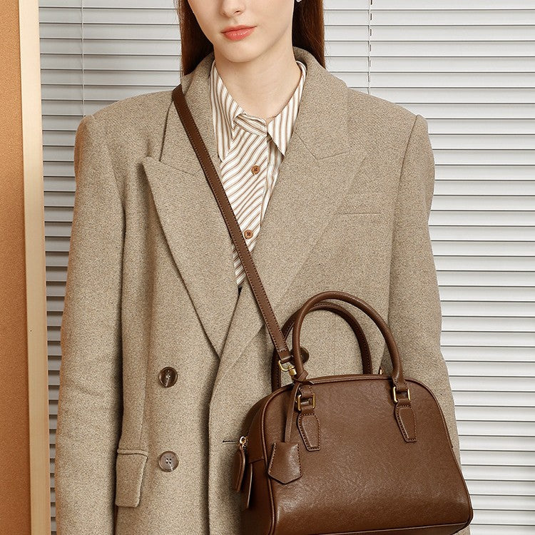 2025 The first layer of cowhide versatile women's bag popular new Boston pillow bag shoulder messenger bag