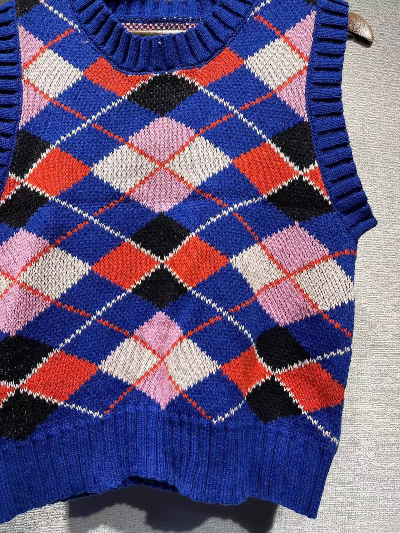 2025 Sapphire blue rhombus letter embroidery crew neck knitted vest vest vest women's college style vest sweater women's Korean version