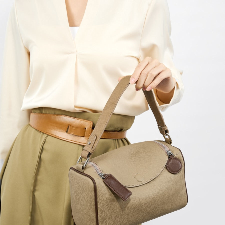 2025 Versatile and simple first-layer cowhide women's bag, genuine leather Boston bag, shoulder messenger bag, textured pillow bag.