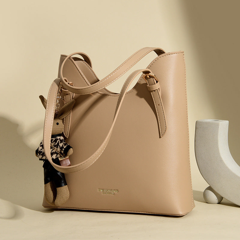 2025 Shoulder bag women's new texture retro women's bag simple casual commuting bucket bag large capacity underarm tote bag