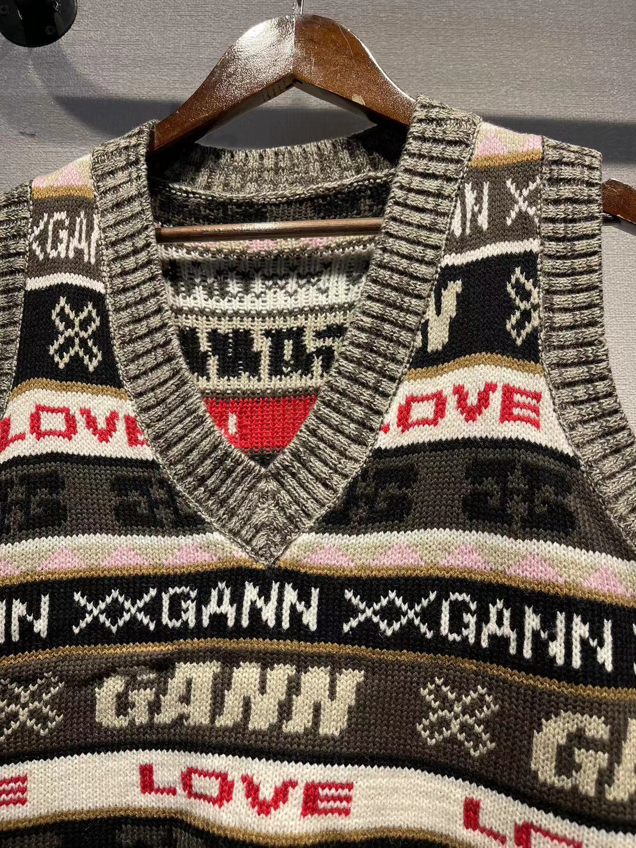 2025 popular new vest women's color matching wool blended letter jacquard knitted college style vest women's vest