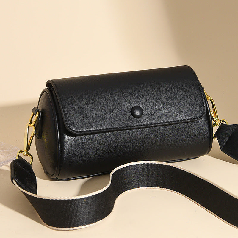 2025 Women's bag messenger bag spring new large-capacity shoulder bag fashion commuter casual women's bag new bag
