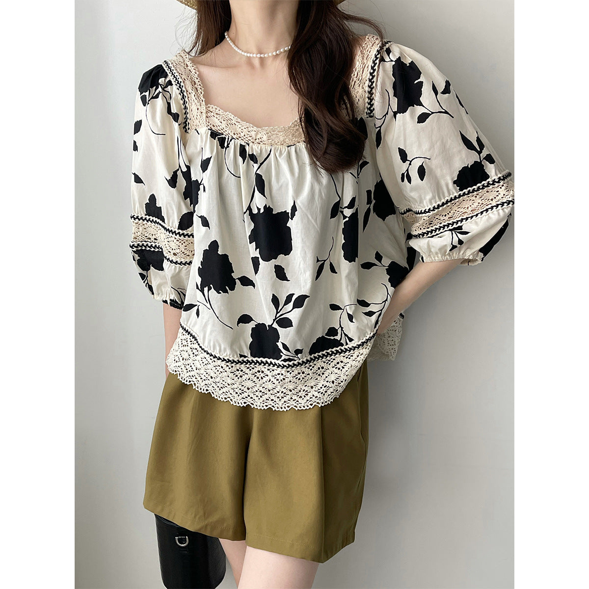 2025 popular Summer Vintage Printed Square Neck Lace Bubble Sleeve Splicing Hong Kong Style Shirt Medium Sleeve Top Women's 896