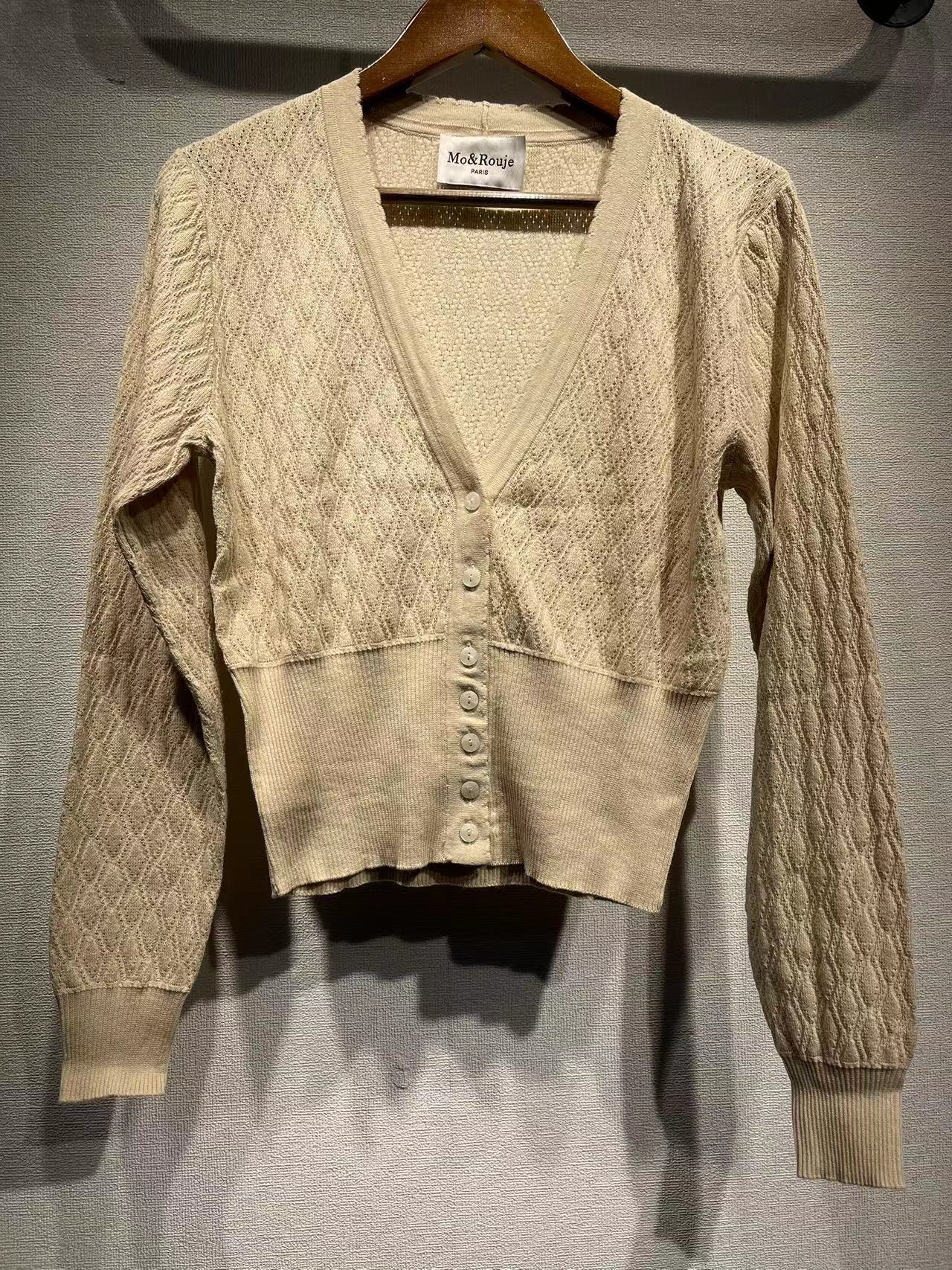 2025 Knitted cardigan women's autumn RO simple style apricot hollow V-neck sheep's hoof sleeve sweater versatile knitted jacket thin
