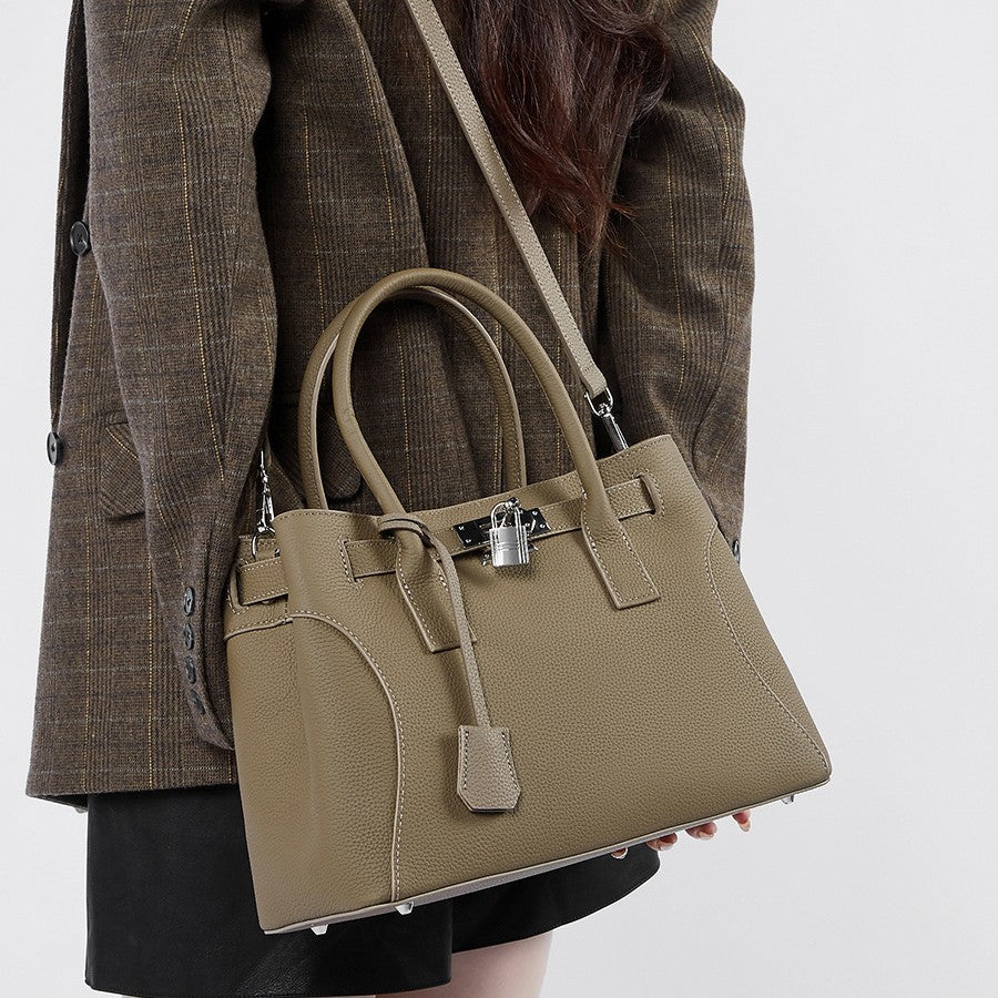 2025 Large capacity handheld women's bag popular autumn and winter leather versatile platinum bag retro commuter shoulder messenger bag