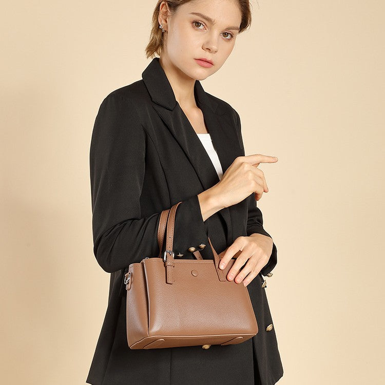 2025 Commuter versatile leather women's bag popular new autumn and winter first-layer cowhide shoulder messenger bag portable tote bag