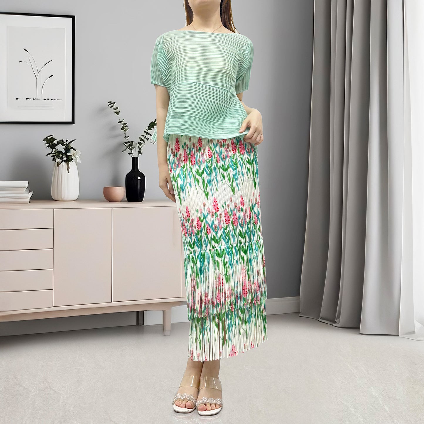 2025 new women's clothing summer suit high-end temperament short-sleeved T-shirt fringed hip skirt two-piece trendy