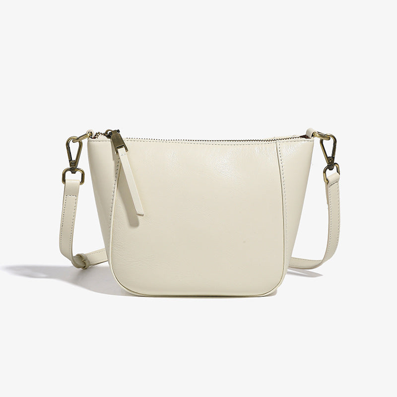 2025 Bag Women's Light Dumpling Bag Leather Casual One Shoulder Crossbody Bag popular New