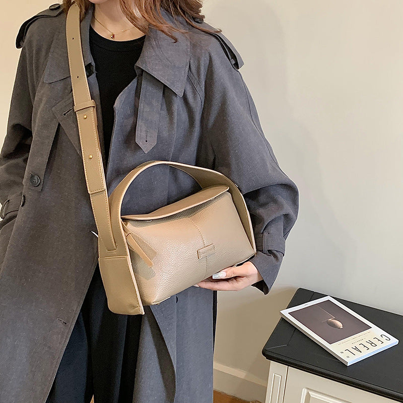 2025 Shoulder bag autumn and winter new simple ear hanging women's bag large capacity high-end cowhide bag casual versatile messenger bag