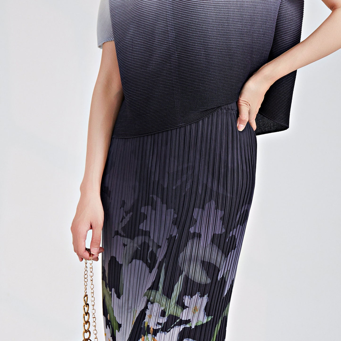 recommends a fringed skirt for women's summer new elastic waist printed commuter versatile pleated hip skirt