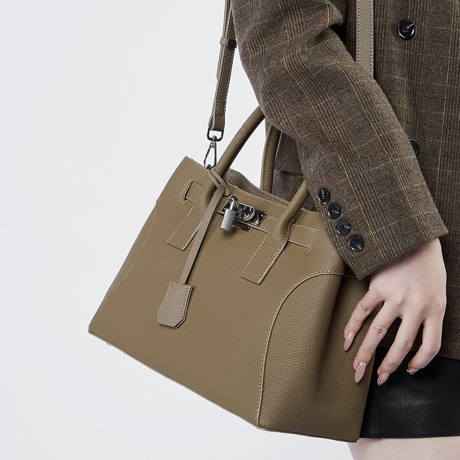 2025 Large capacity handheld women's bag popular autumn and winter leather versatile platinum bag retro commuter shoulder messenger bag