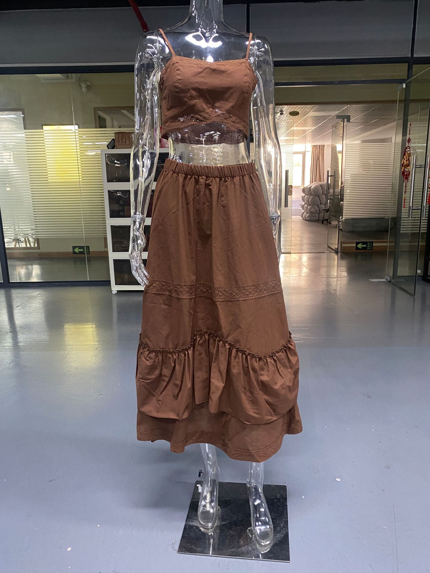 2025 spring and summer sexy design sense white cotton and linen suspender square neck short top middle waist split skirt two-piece set