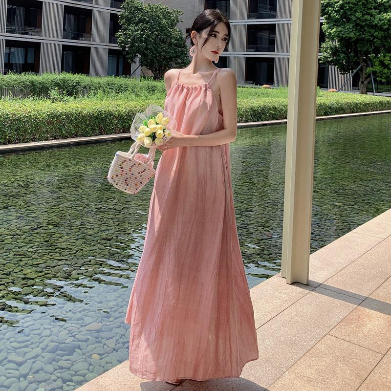 2025 pink design pleated sleeveless shoulder-cut long skirt women's gentle wind temperament loose and thin seaside beach skirt