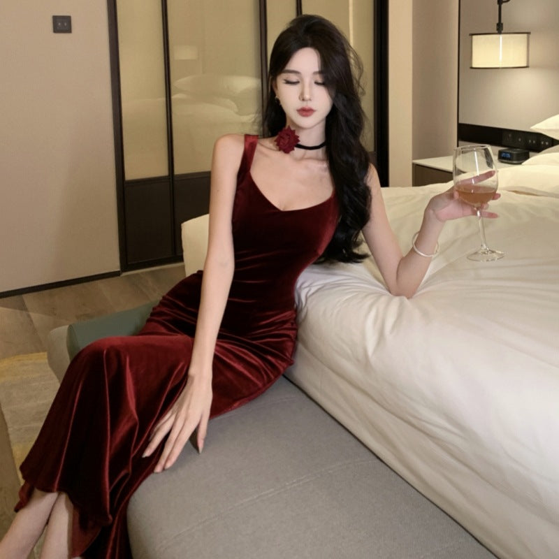 2025 retro sexy lady dress women's summer new burgundy velvet dress slim fishtail suspender dress
