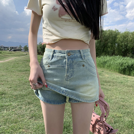 2025 Light blue denim shorts women's summer popular new high-waisted versatile fashion and thin Spice Girl miniskirt pants