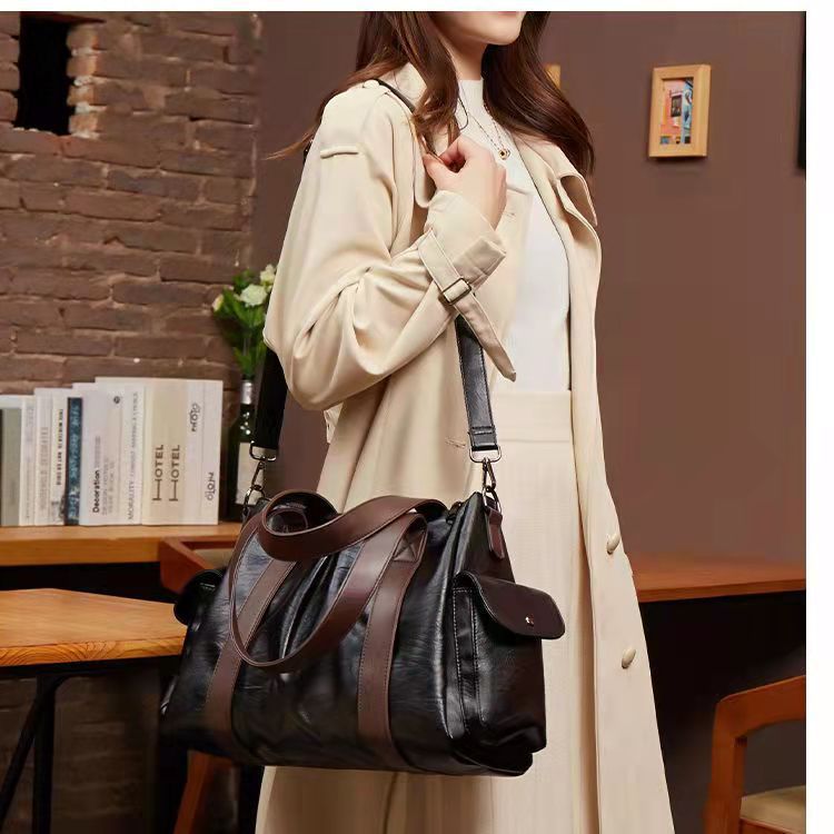 2025 Mommy bag women's casual messenger shoulder bag fashionable versatile commuter handbag simple and lightweight large-capacity bag