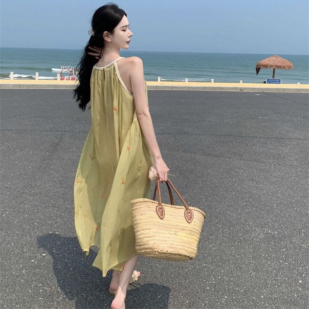2025 temperament coffee break dress super fairy high-end neck embroidery suspender dress women's summer vacation thin beach dress