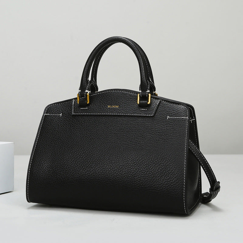 2025 Handbag Large capacity versatile commuter bag Simple fashion urban women's bag New shoulder bag Women's handbag