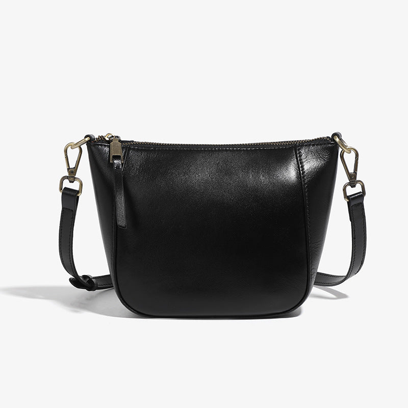 2025 Bag Women's Light Dumpling Bag Leather Casual One Shoulder Crossbody Bag popular New