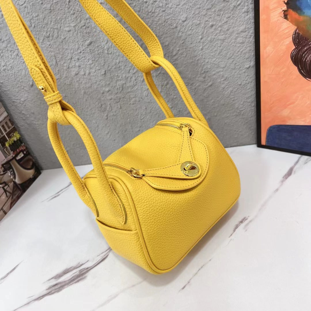 2025 Crossbody bag women's mini lindy bag mini doctor bag  new women's bag portable shoulder women's bag luggage