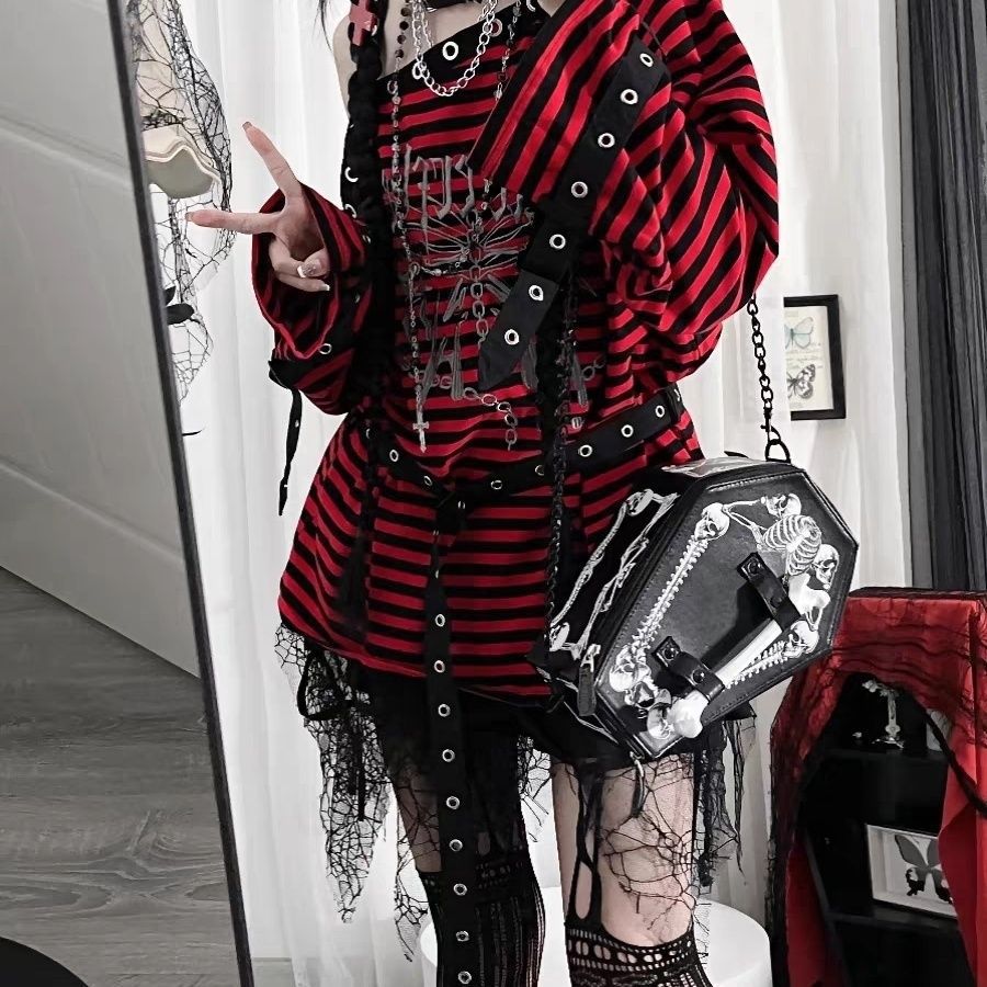 qgtao y2k Rabbit Assassin Virtual Butterfly Asian Culture Hot Girl Punk Loose off-Shoulder Embroidered Black and Red Striped Early Autumn Long-Sleeved Top