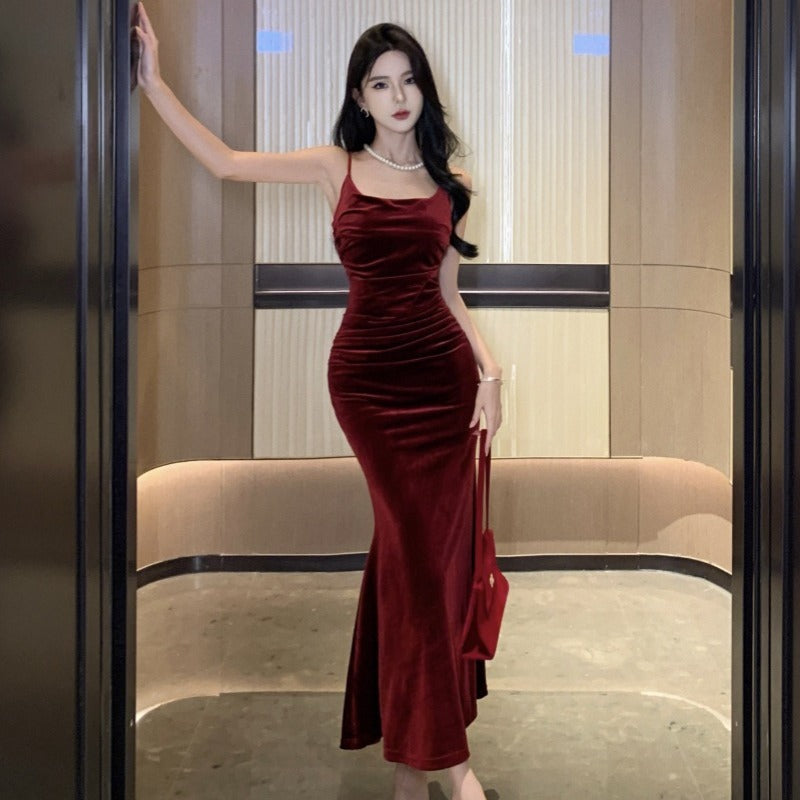 2025 retro sexy lady dress women's summer new burgundy velvet dress slim fishtail suspender dress