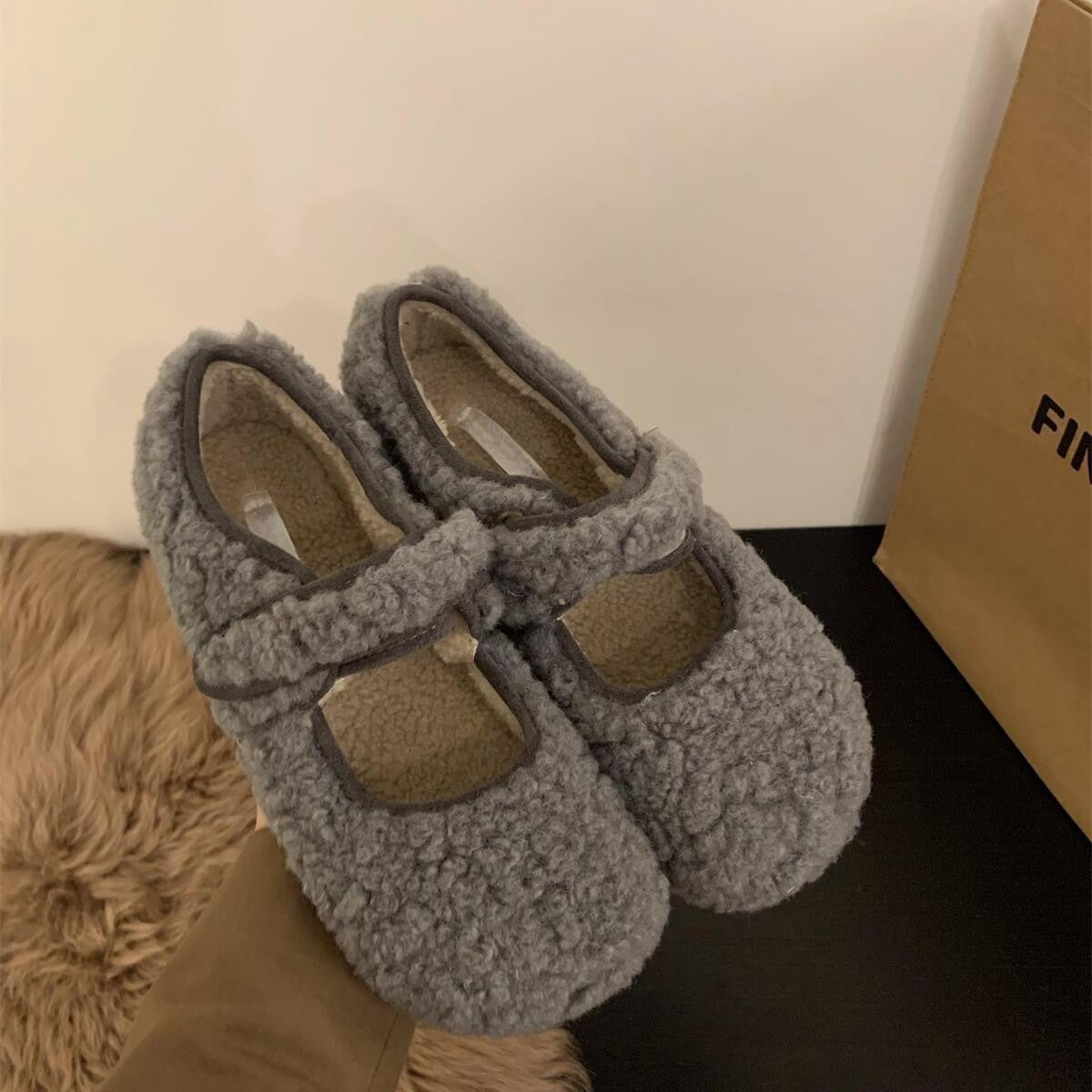 2025 Flat-bottomed white curly wool shoes women's shoes wear popular new versatile autumn and winter Velcro Doudou single shoes