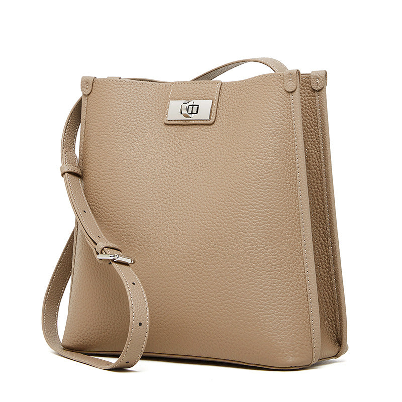 QGTAO 2025 popular winter new niche design first-layer cowhide bucket bag versatile commuter shoulder crossbody leather minimalist women's bag