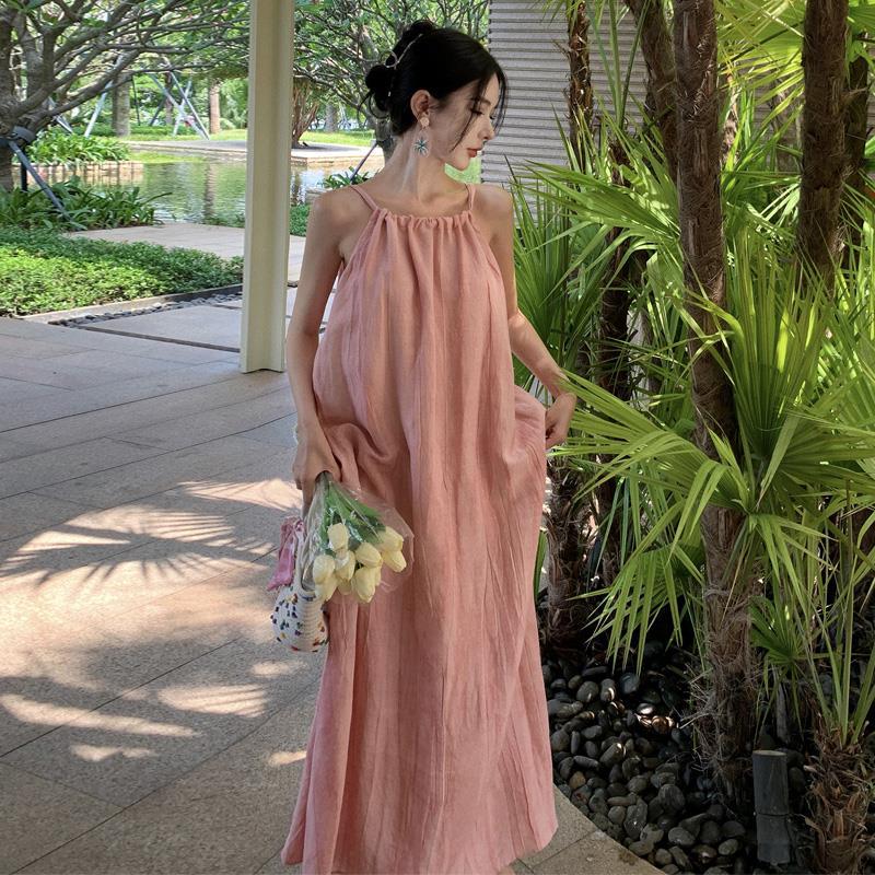 2025 pink design pleated sleeveless shoulder-cut long skirt women's gentle wind temperament loose and thin seaside beach skirt