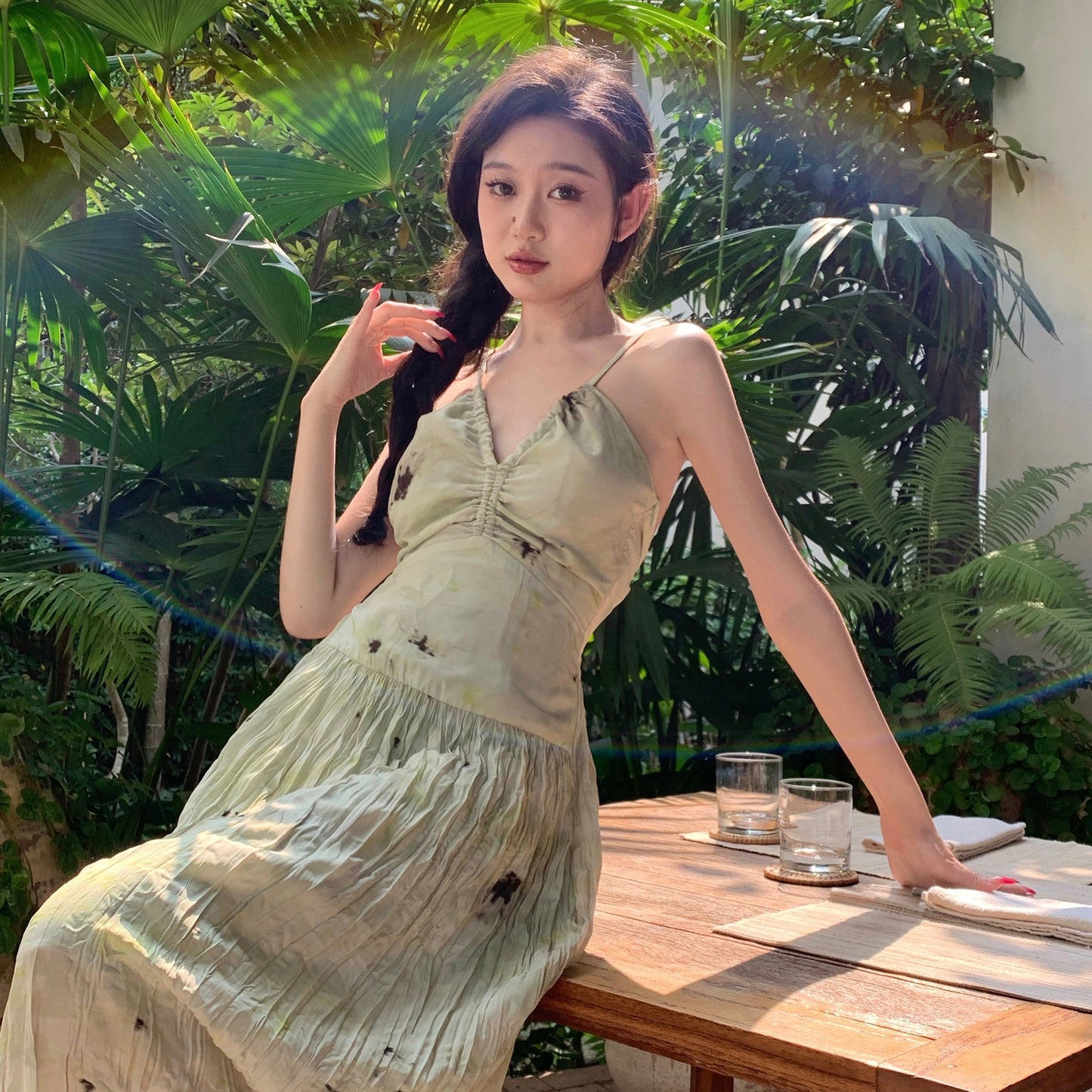 2025 retro temperament light and familiar printing sexy V-neck halter suspender dress women's summer new vacation dress