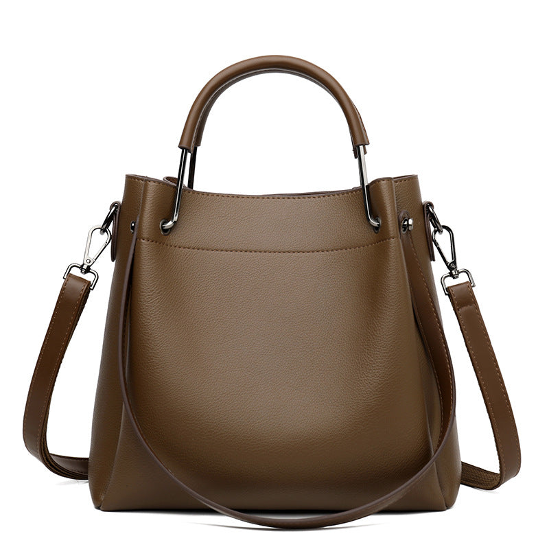 2025 Bucket bag women's new fashion shoulder bag spring versatile messenger bag large capacity commuter handbag
