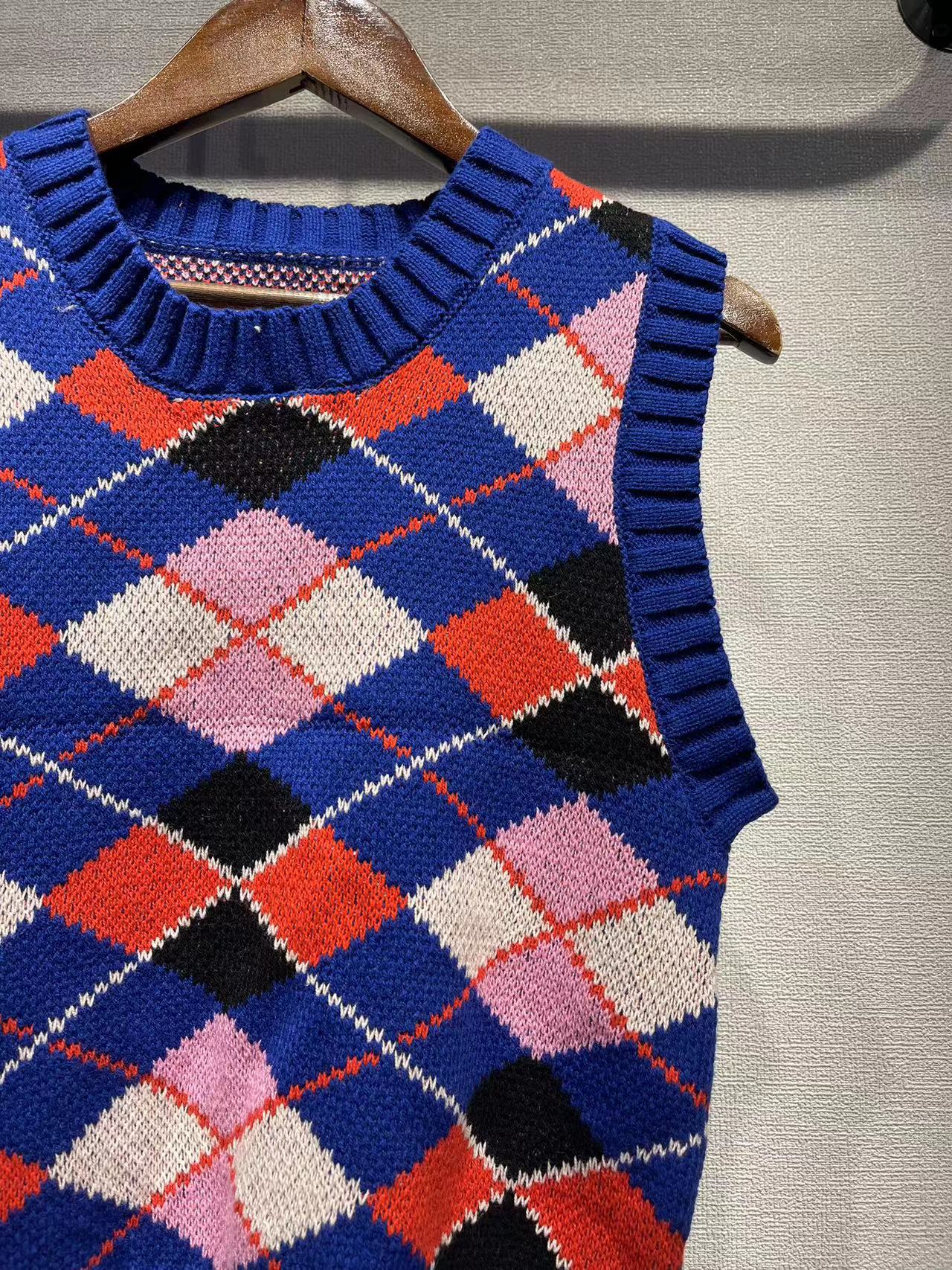 2025 Sapphire blue rhombus letter embroidery crew neck knitted vest vest vest women's college style vest sweater women's Korean version