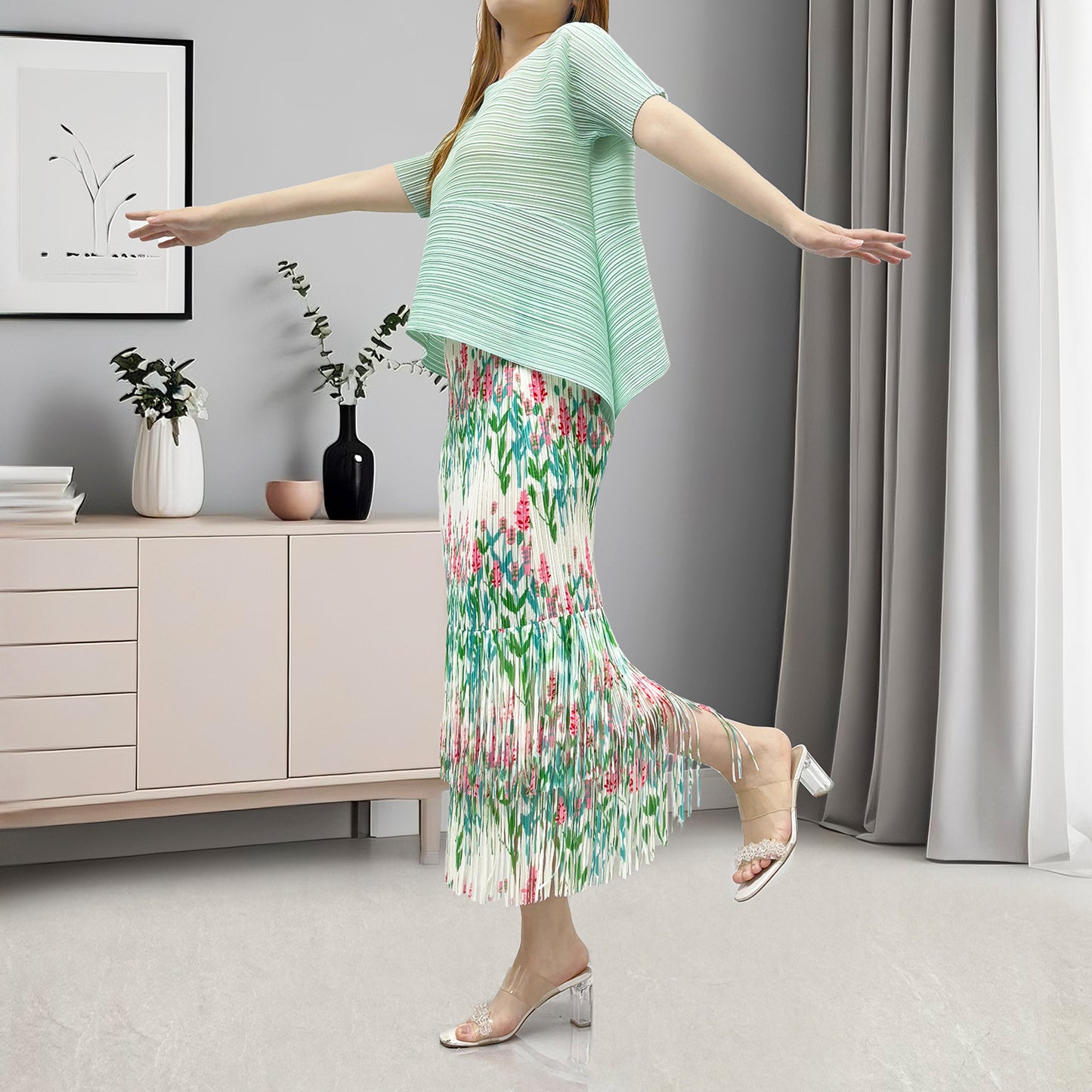 2025 new women's clothing summer suit high-end temperament short-sleeved T-shirt fringed hip skirt two-piece trendy