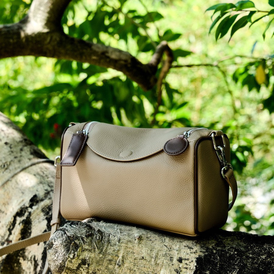 2025 Versatile and simple first-layer cowhide women's bag, genuine leather Boston bag, shoulder messenger bag, textured pillow bag.