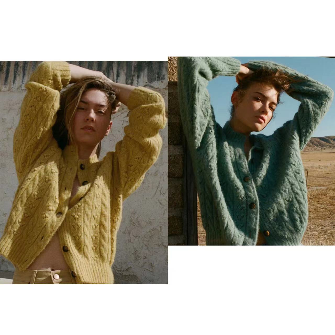 2025 sweater wool-blend knitted sweater twisted loose front buckle crew neck knitted sweater women 31482