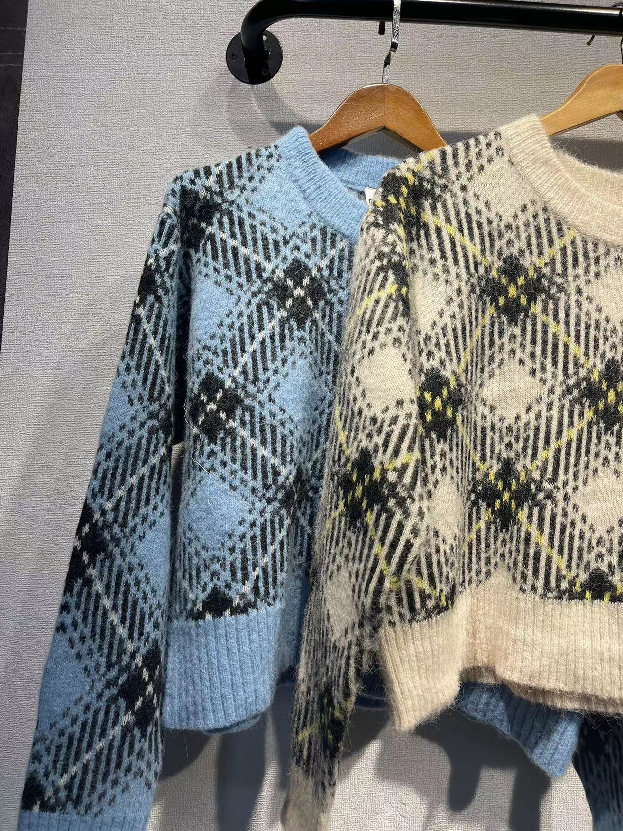 2025 GA Nordic women's clothing manufacturer autumn and winter women's sweater plaid profile round neck wool blended knitted pullover sweater women