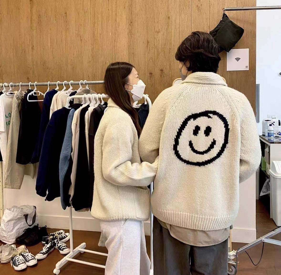 2025 Sports and leisure jacket loose high-end college style loose color matching smiley face zipper wool knitted cardigan jacket