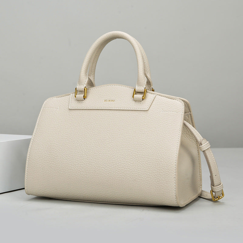 2025 Handbag Large capacity versatile commuter bag Simple fashion urban women's bag New shoulder bag Women's handbag