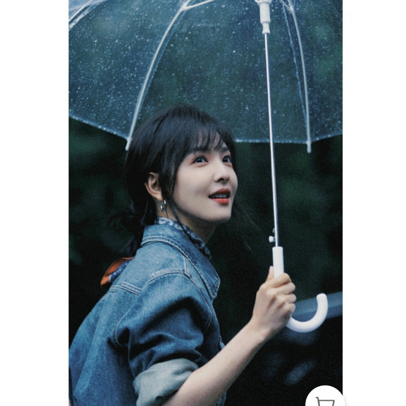 Qin Lan Zhang Ruonan stacks the same retro denim shirt with a women's autumn and winter shoulder bottoming top and a loose coat.