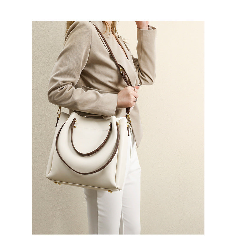 2025 Women's bag Korean version of the new trend casual shoulder bag, armpit bag, large-capacity women's bag, contrasting color bucket handbag
