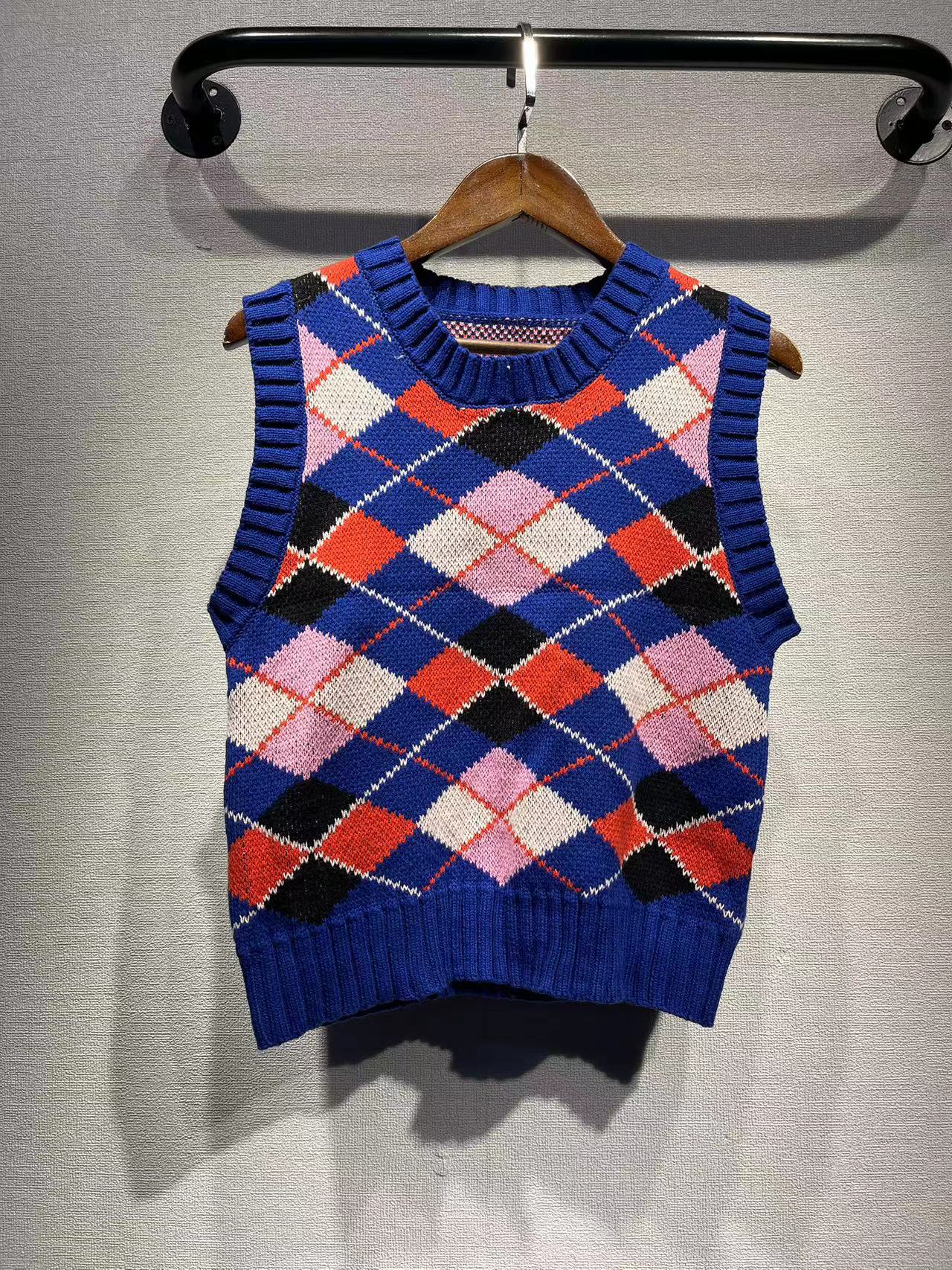 2025 Sapphire blue rhombus letter embroidery crew neck knitted vest vest vest women's college style vest sweater women's Korean version