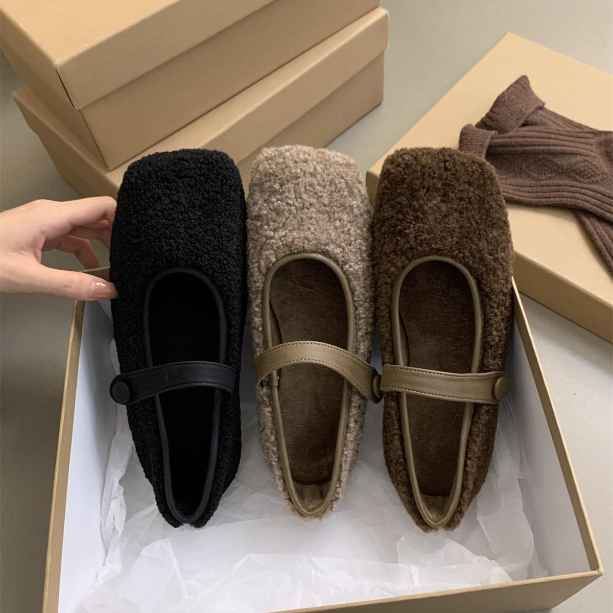 2025 retro square head velvet Mary Jane shoes for women popular new Korean version fairy style flat bottom fluffy shoes for women outside